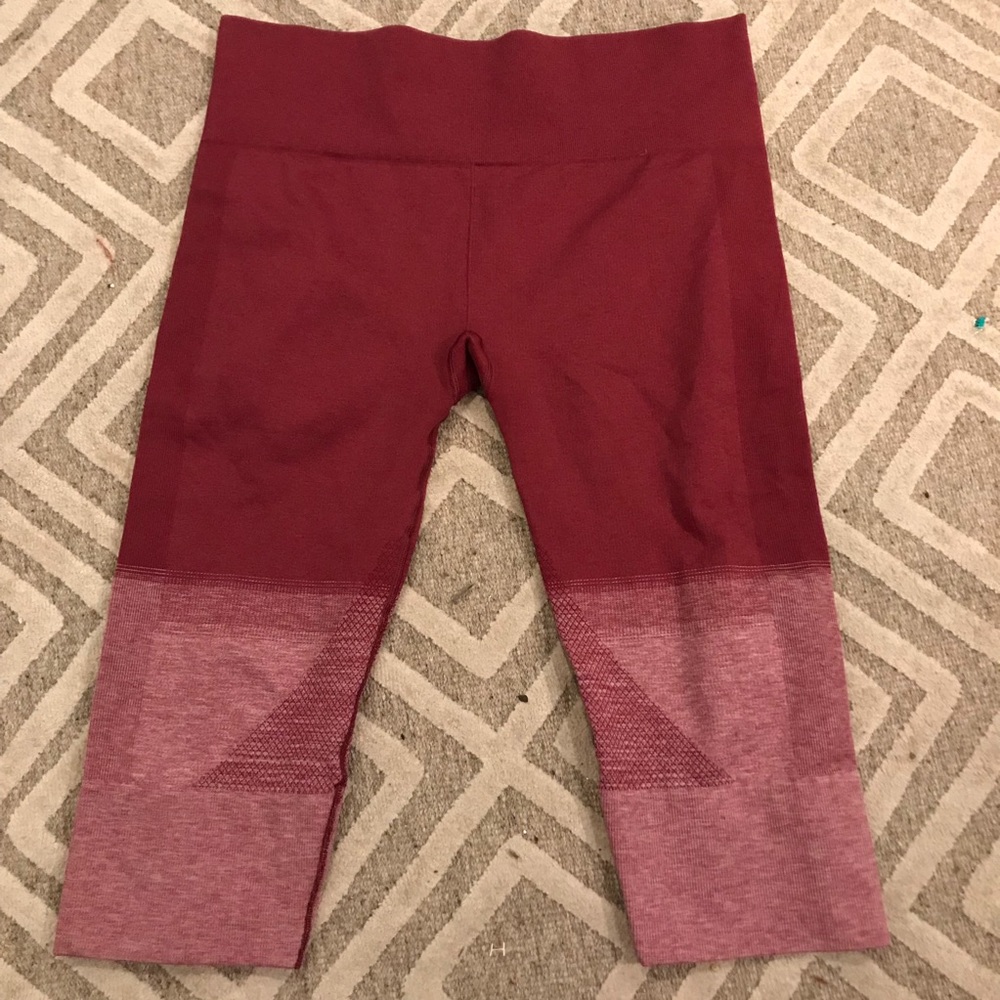 Lululemon maroon leggings